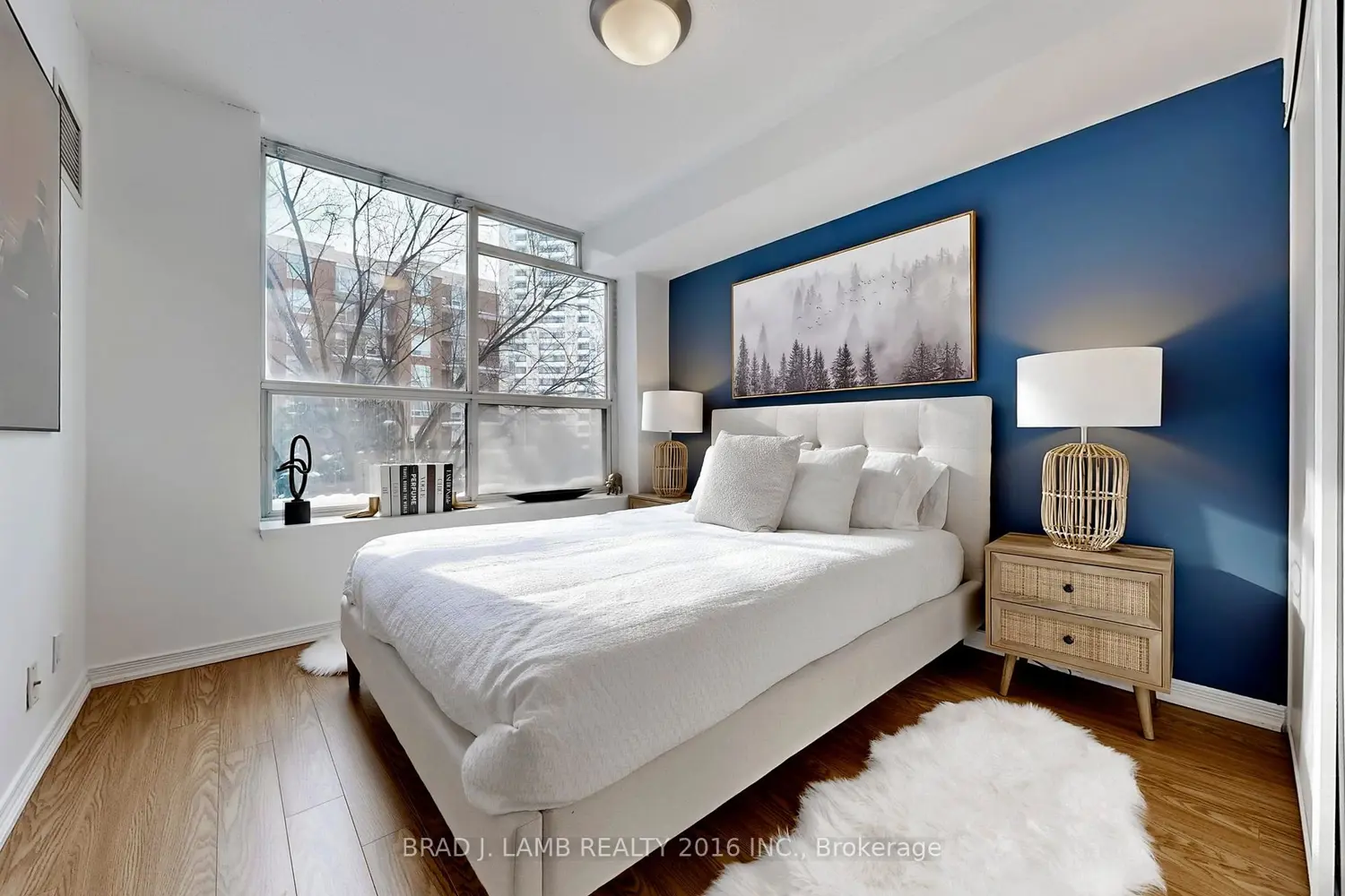 Additional image 10 of 245 Davisville Avenue 302