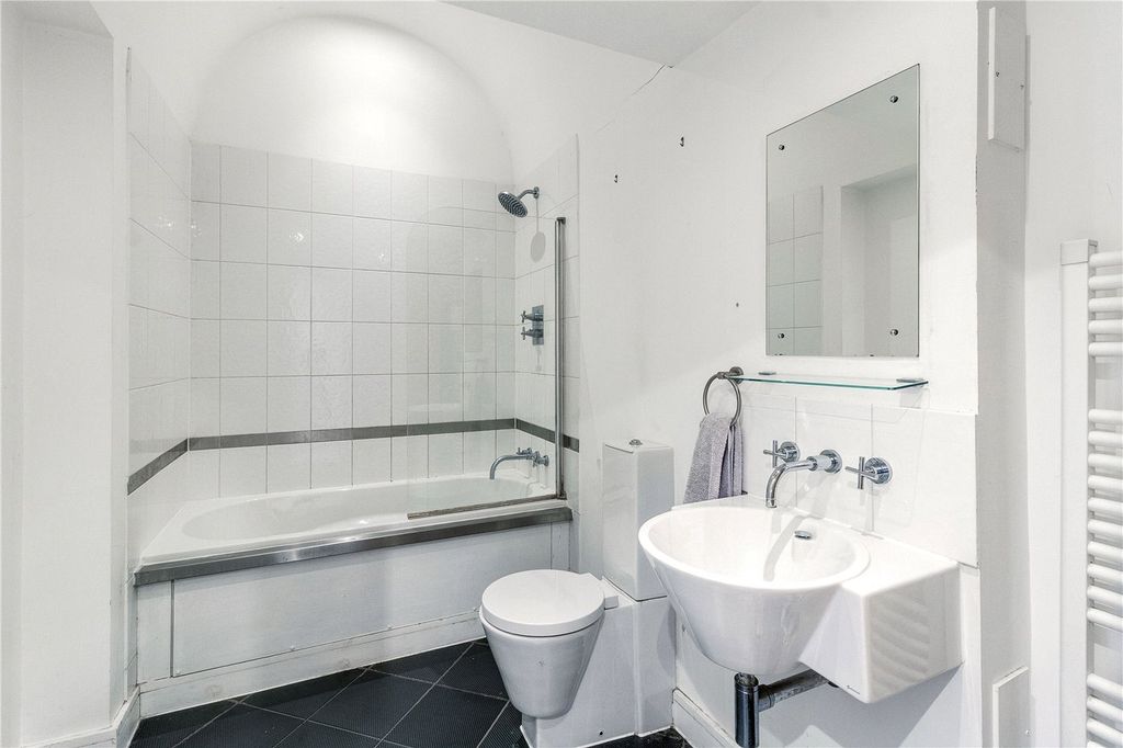 Additional image 12 of 2 bed flat for saleTalbot Road, Northampton, Northamptonshire NN1