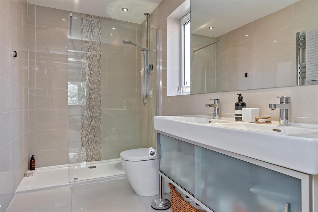 Additional image 23 of Sunderland Avenue, St. Albans