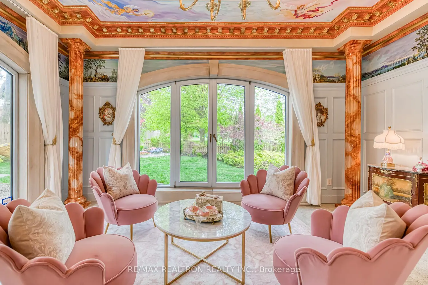 15 Lincoln Green Drive