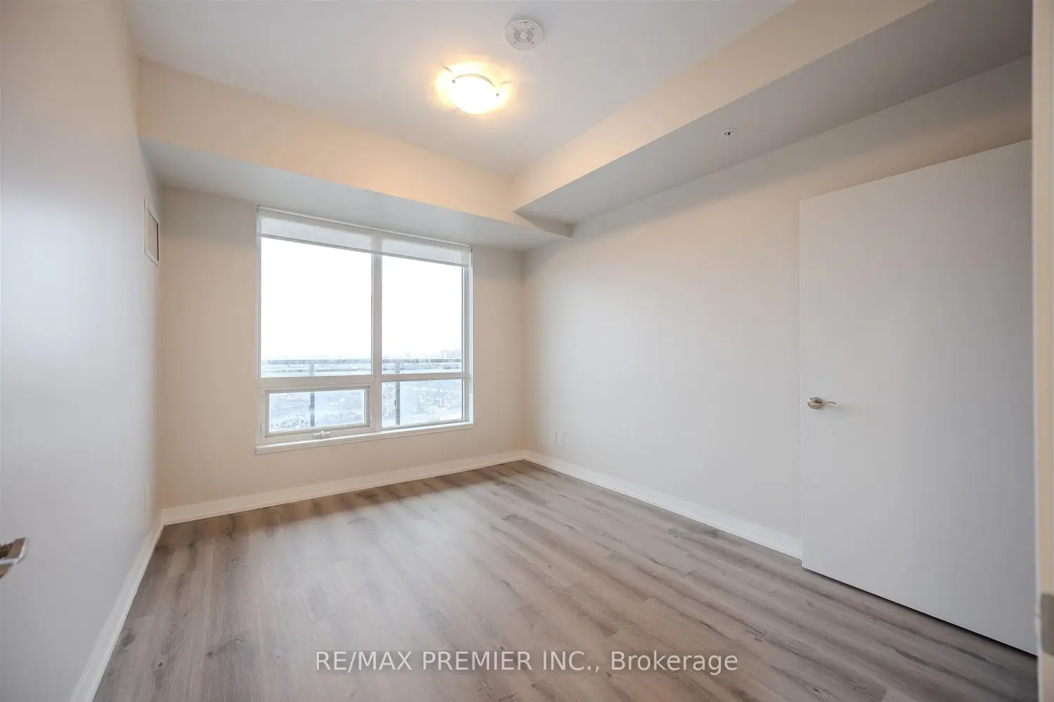 Additional image 15 of 840 Queens Plate Drive 1405
