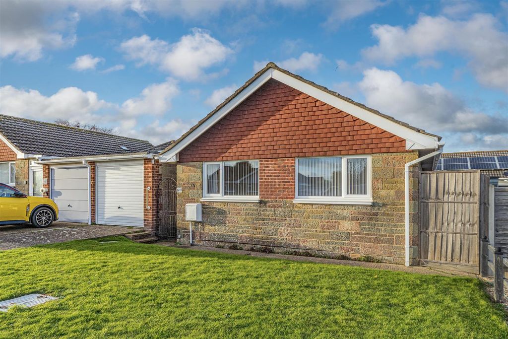 2 bed detached bungalow for saleBembridge, Isle Of Wight PO35