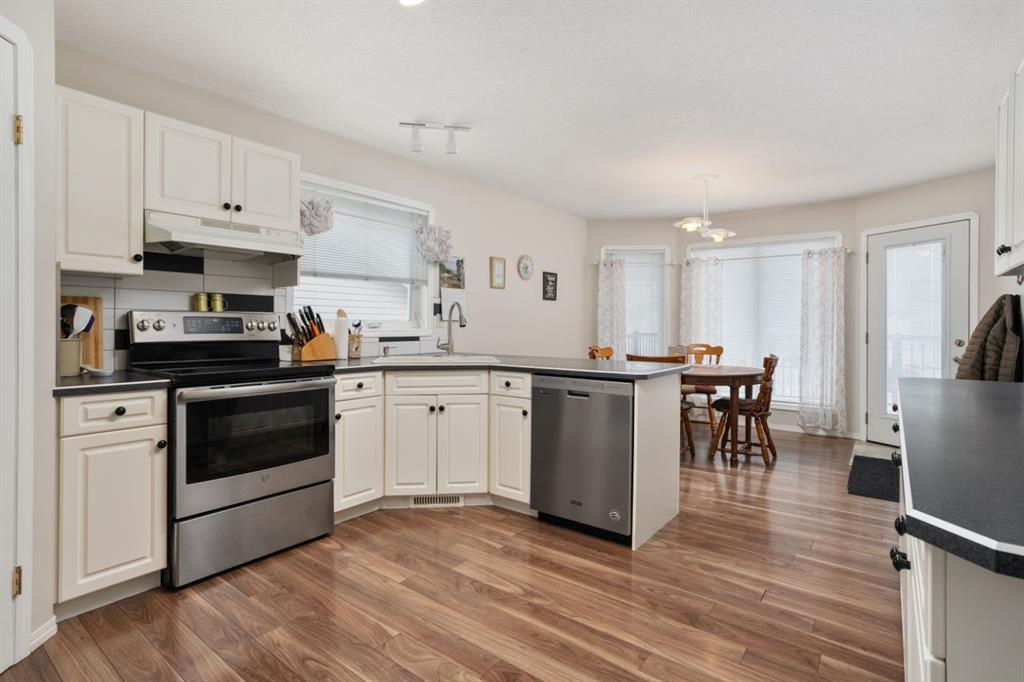 Additional image 4 of 132 Edgewood Close, Camrose, AB, T4V 4N9