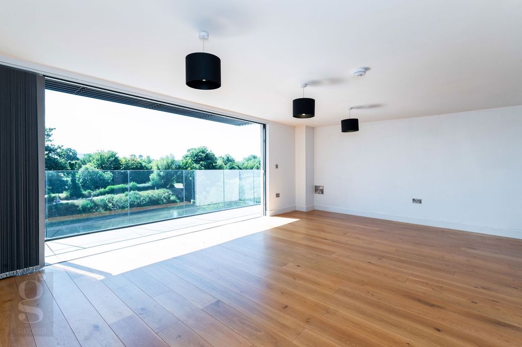 Additional image 4 of 2 bed flat for saleGreyfriars Avenue, Hereford HR4