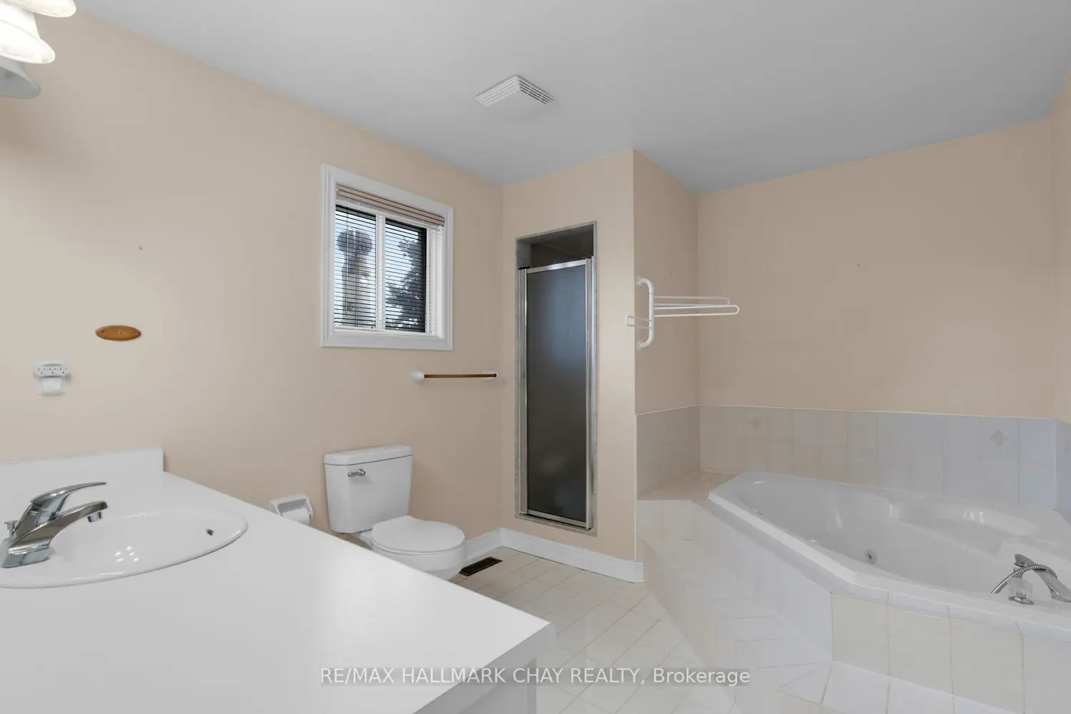 Additional image 13 of 82 Bishop Drive