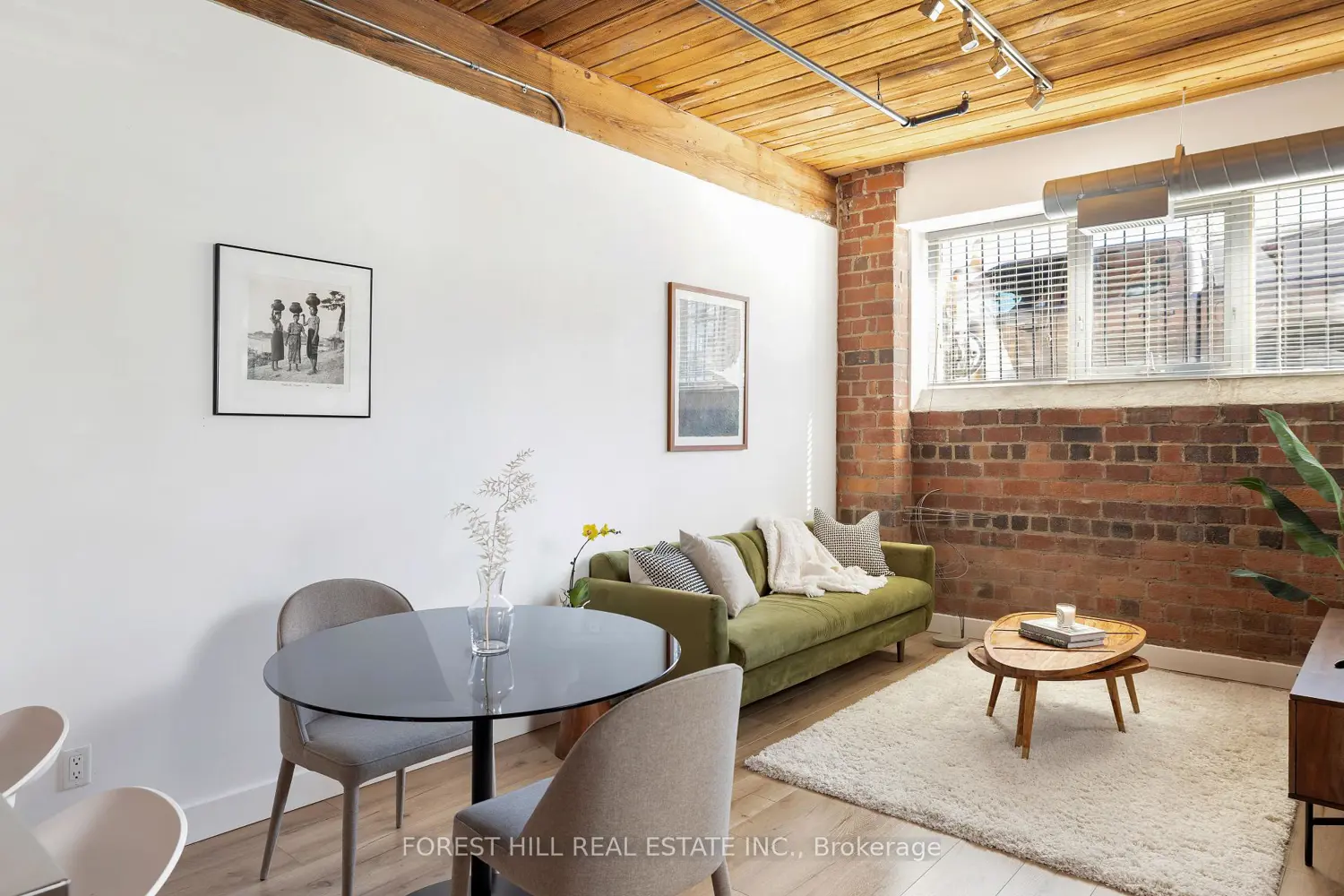 Additional image 9 of 2154 Dundas Street 105