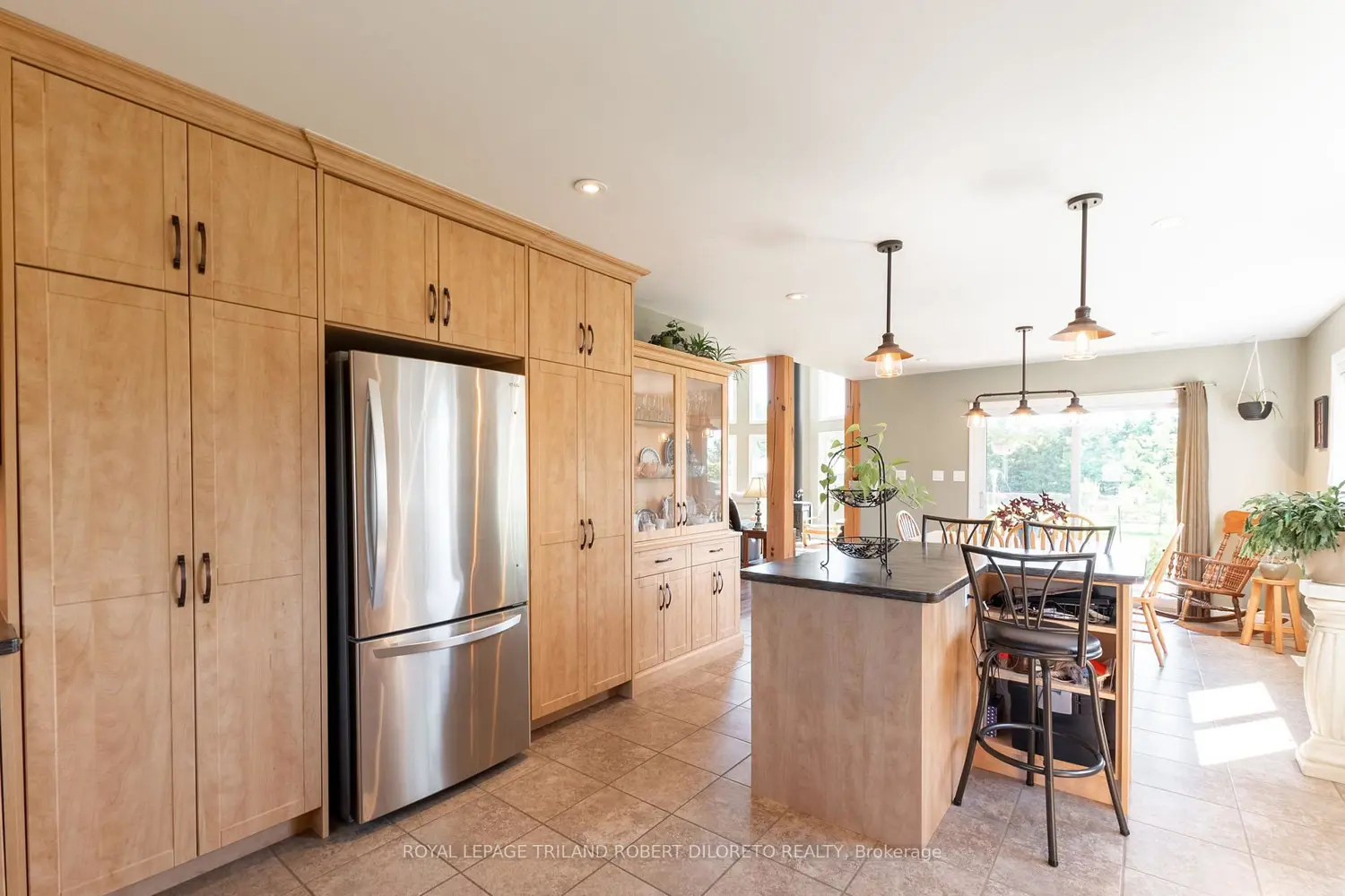 Additional image 7 of 22910 Highbury Avenue