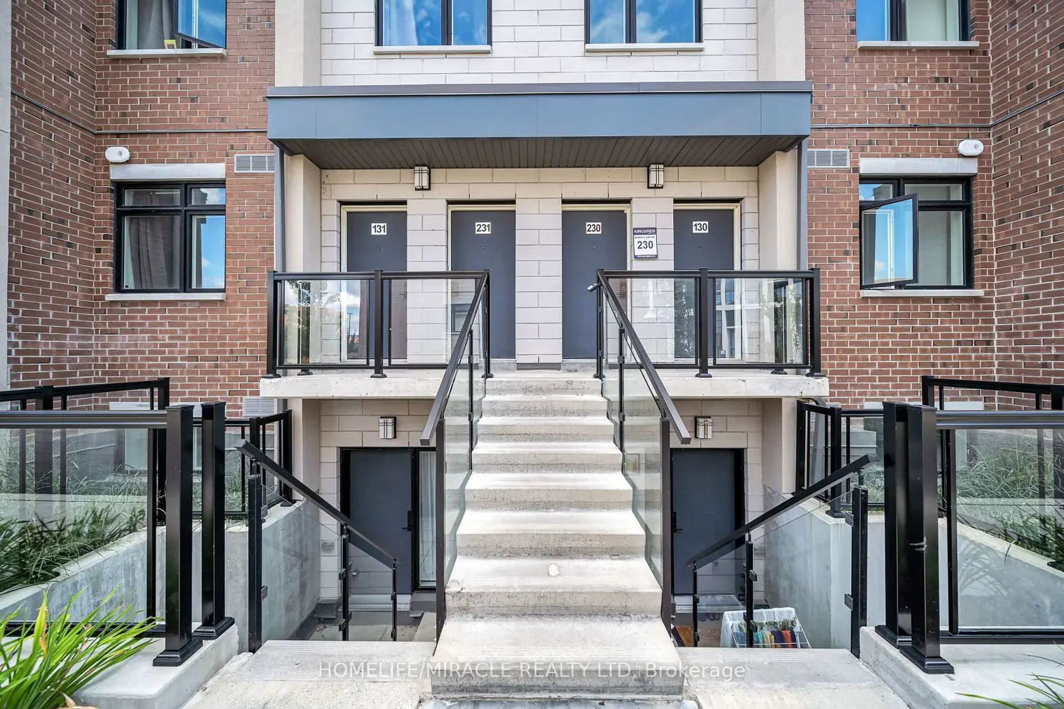 Additional image 3 of 1062 Douglas Mccurdy Common 230