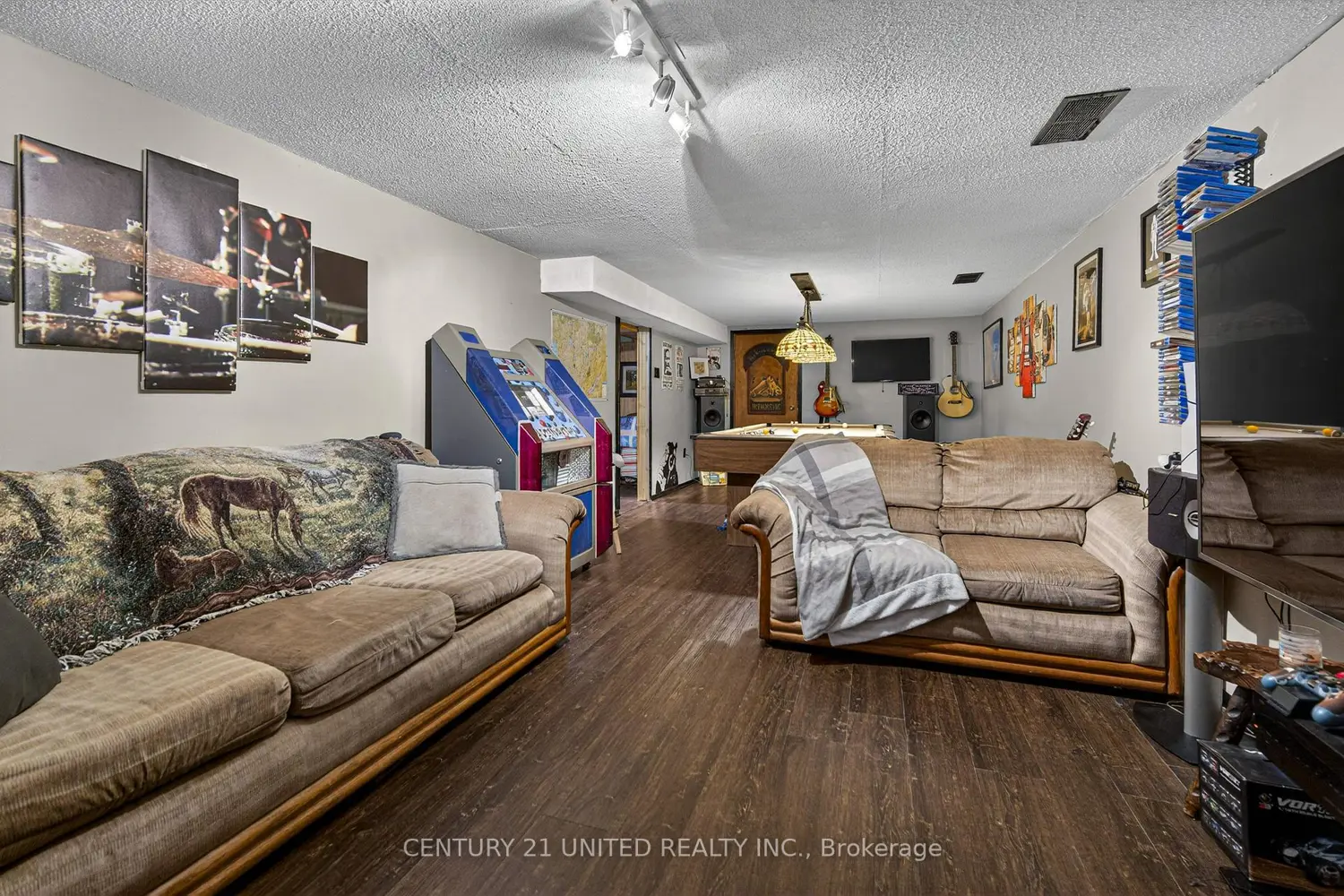 Additional image 17 of 794 Foxe Street