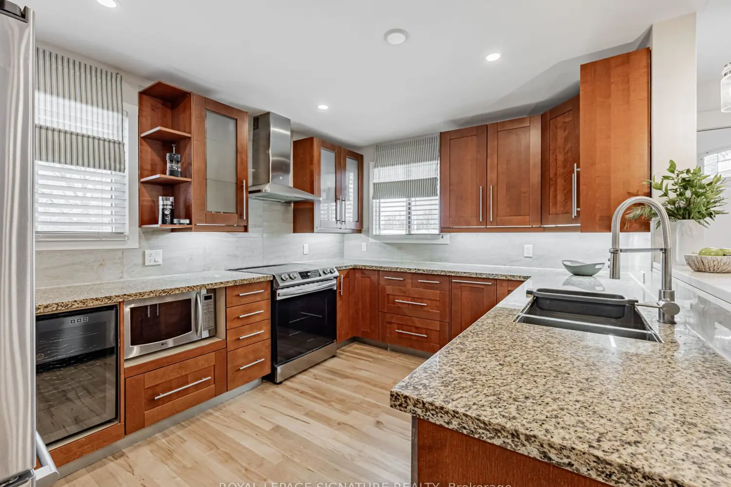 Additional image 4 of 706 Annland Street