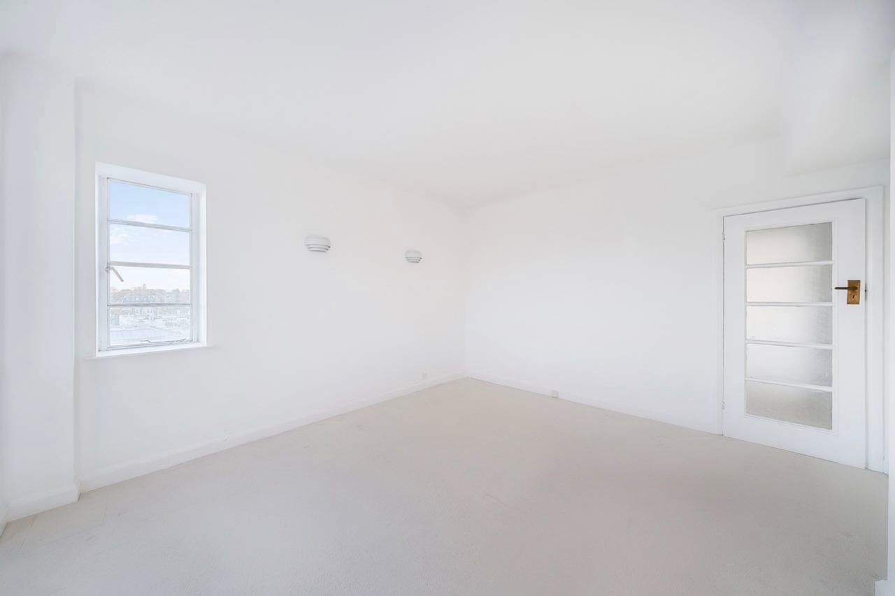 Additional image 2 of 3 Bed Flat, Winchester Court, W8, N1 7GU