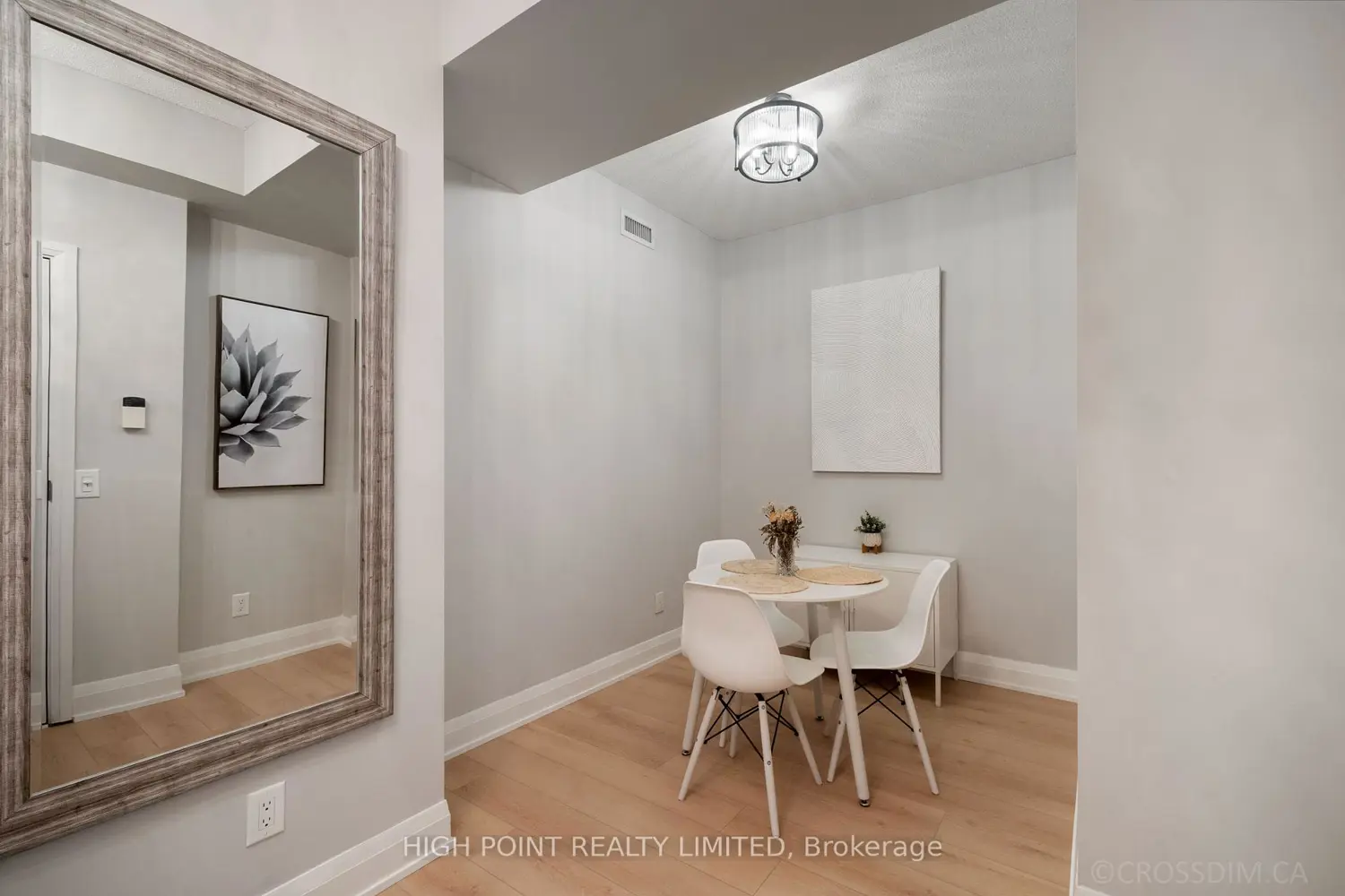 Additional image 3 of 1 Hurontario Street 610