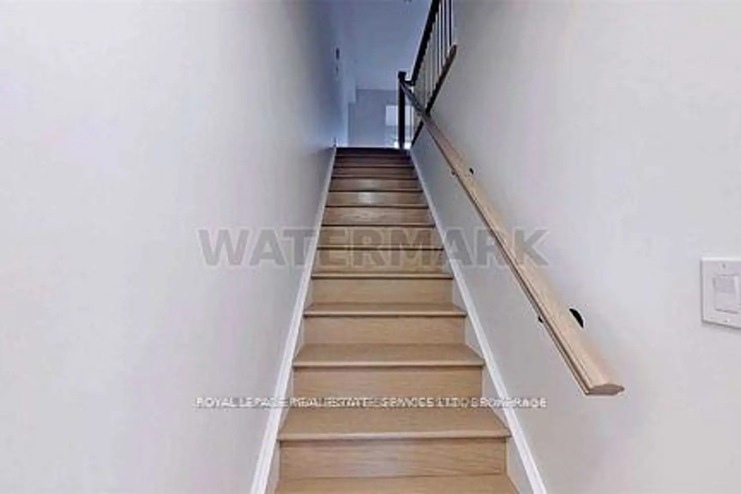 Additional image 18 of 3879B Bloor Street