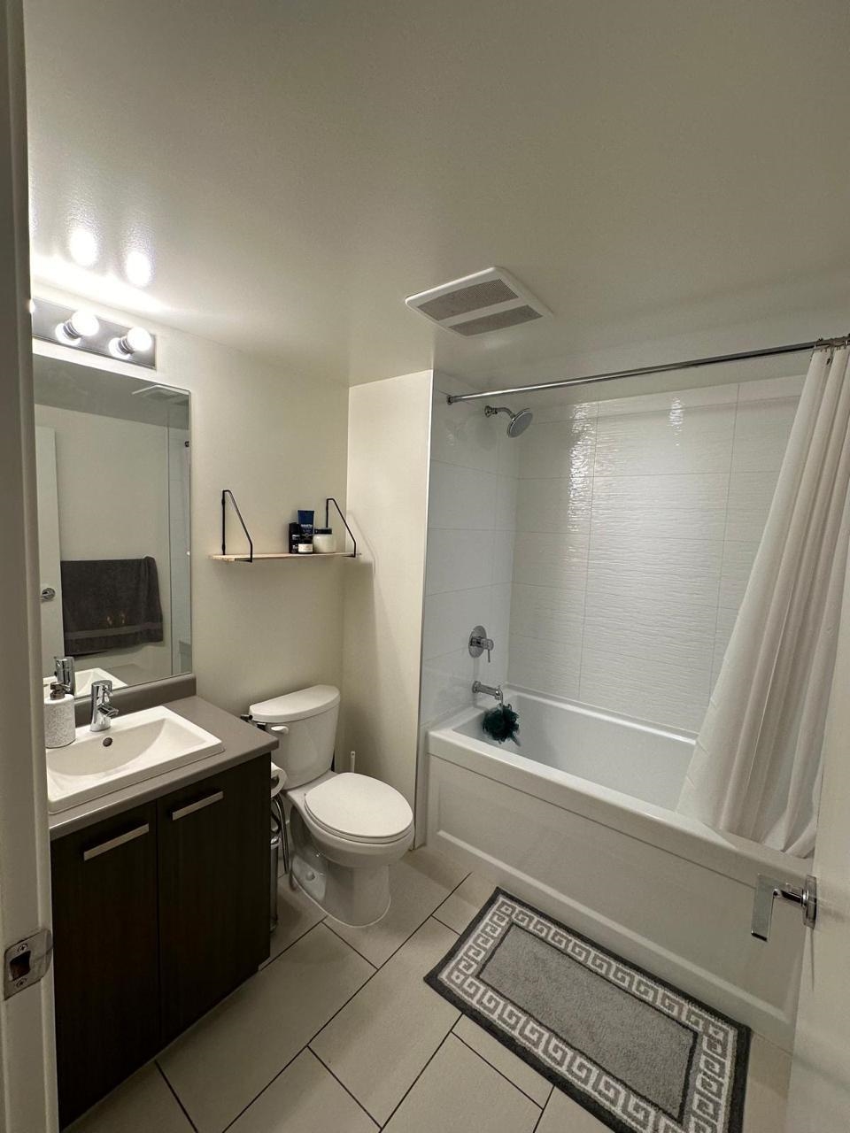 Additional image 4 of 3703-13325 102a Avenue, Surrey, BC, V3T 0J5