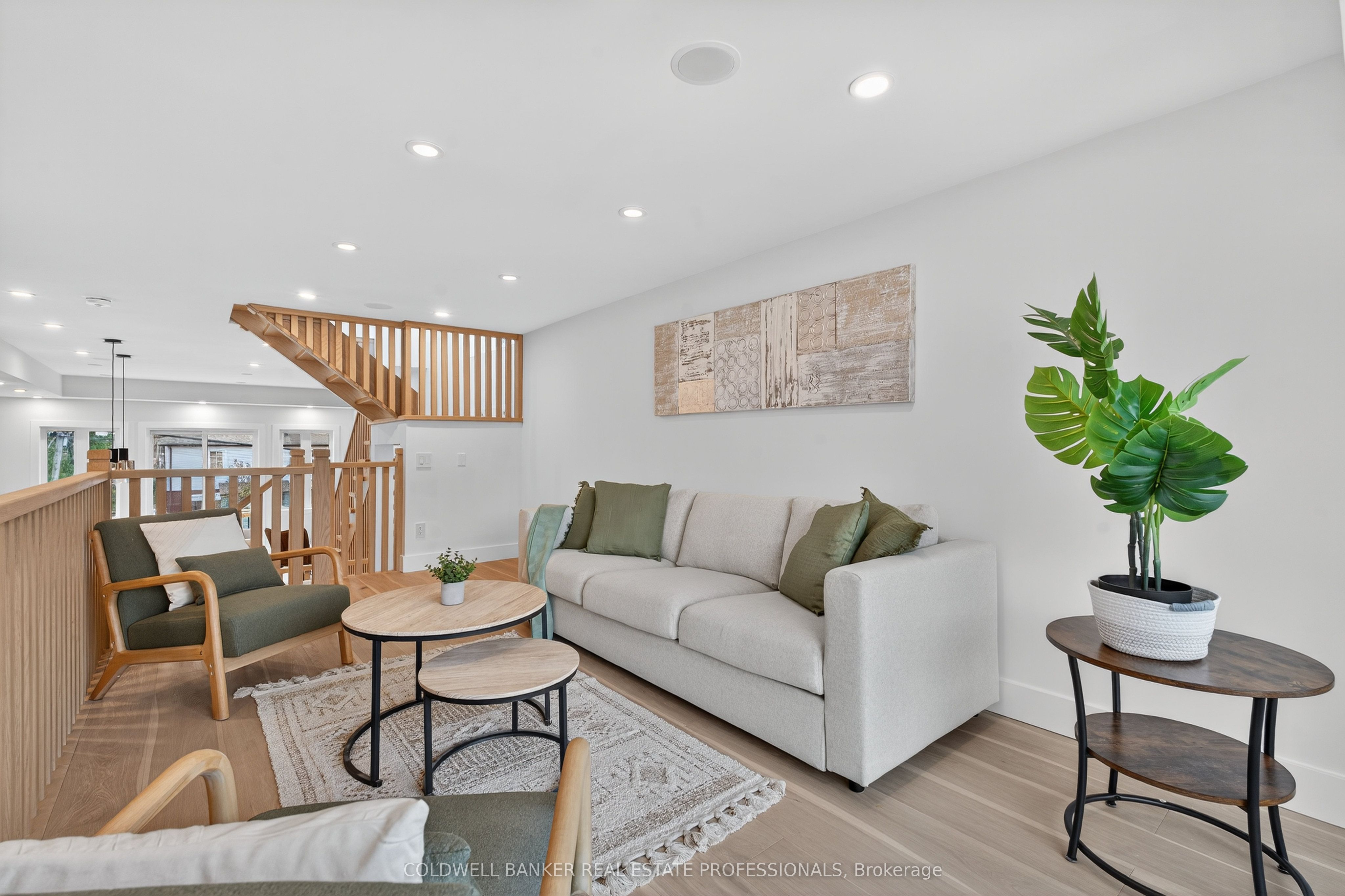 Additional image 4 of 223 Queensdale Avenue, Toronto, ON, M4C 2B1
