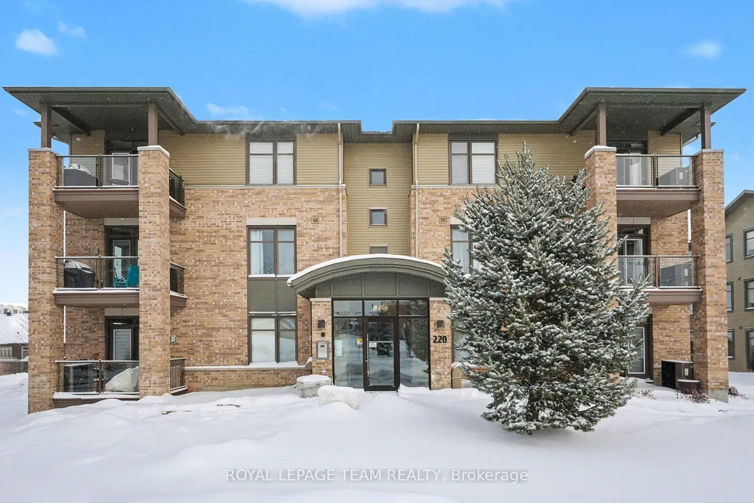 Additional image 2 of 220 Janka Private 202