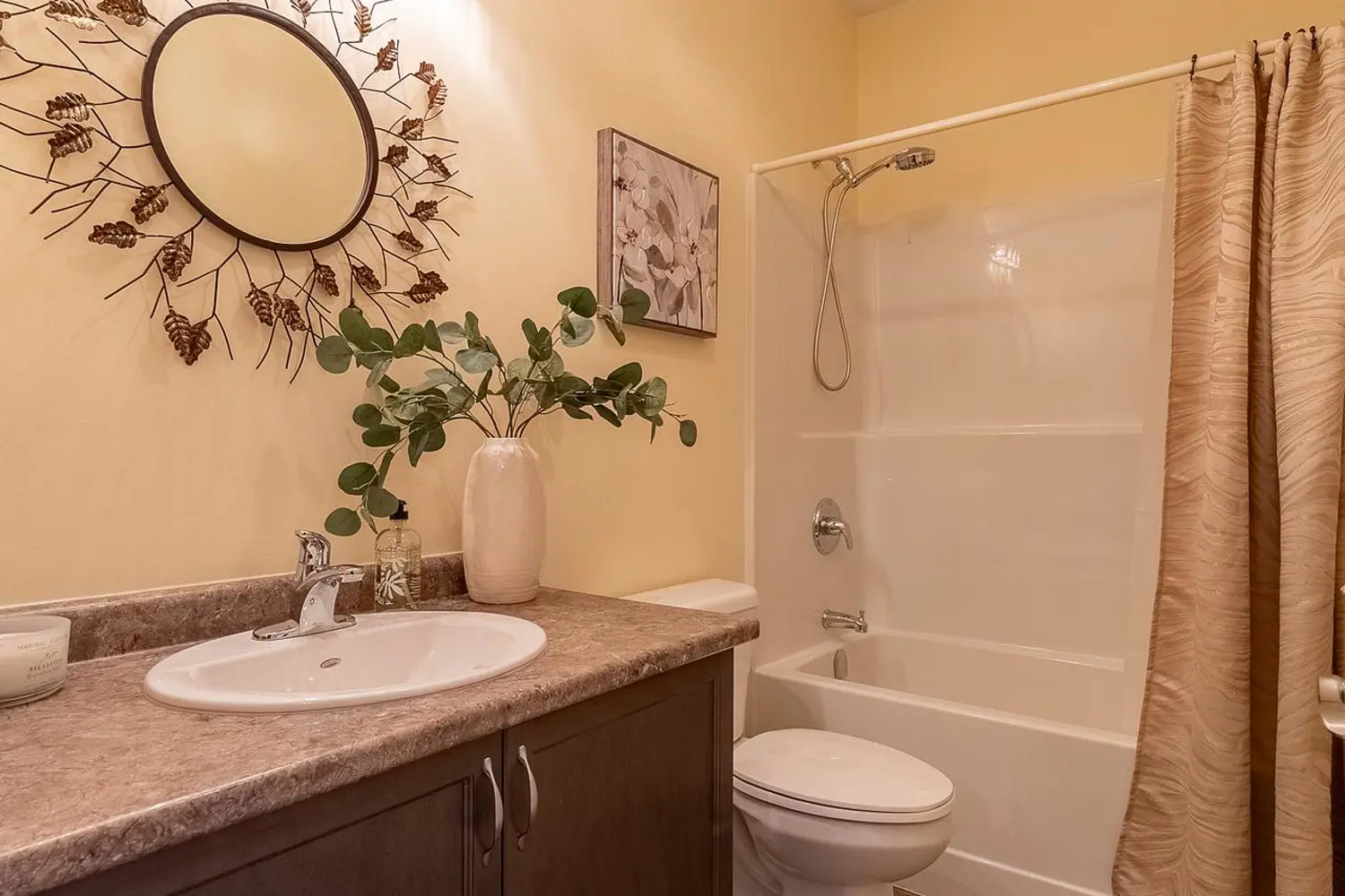 Additional image 12 of 251 Lucy Lane