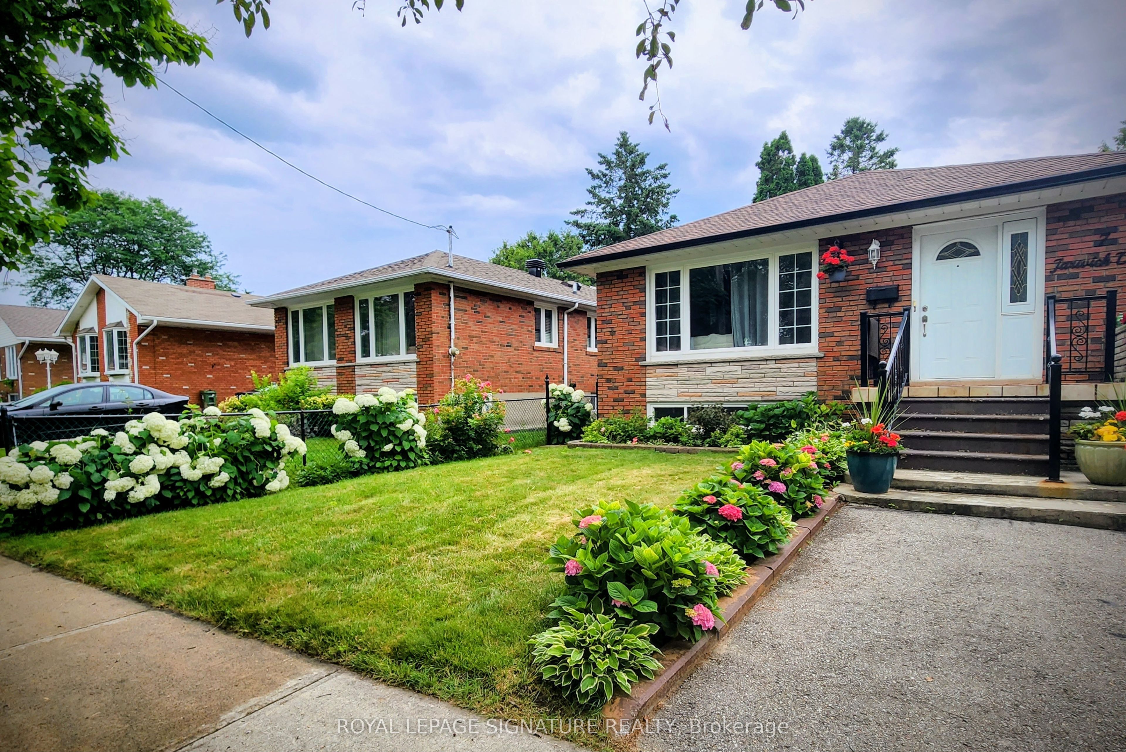 7 Jarwick Drive, Toronto, ON, M1H 2H1