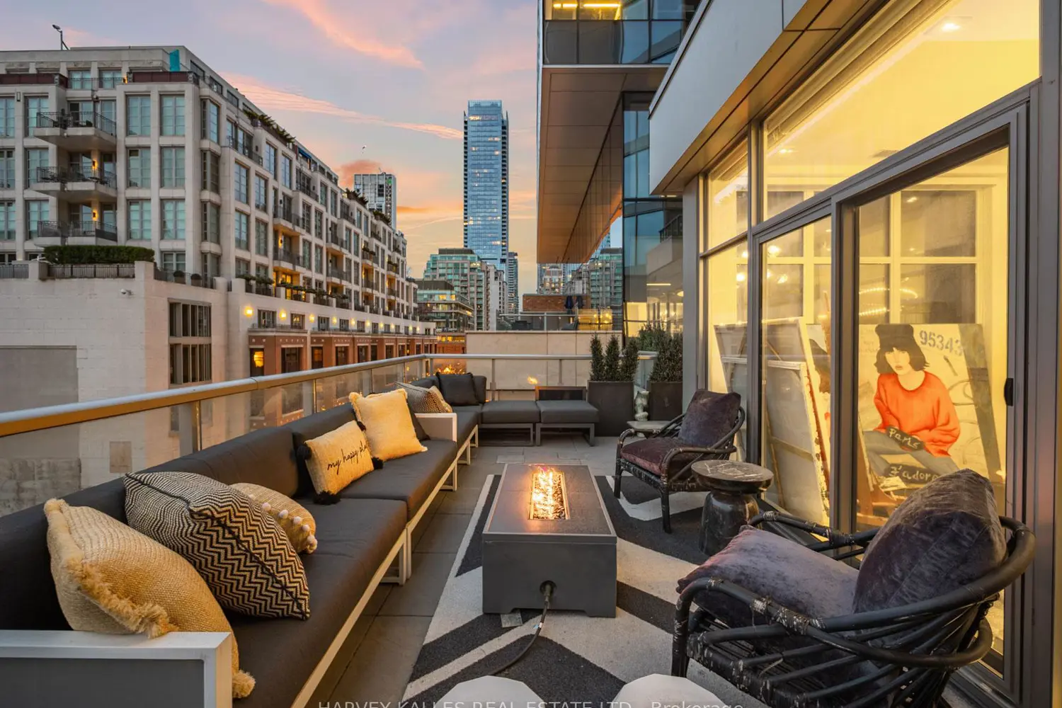 Additional image 15 of 155 Yorkville Avenue 303