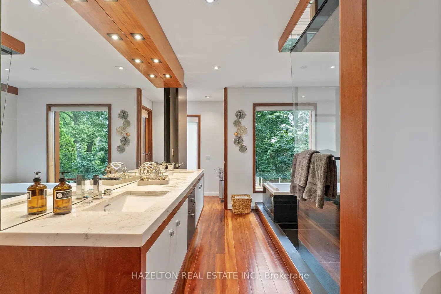 Additional image 9 of 32 Regal Road