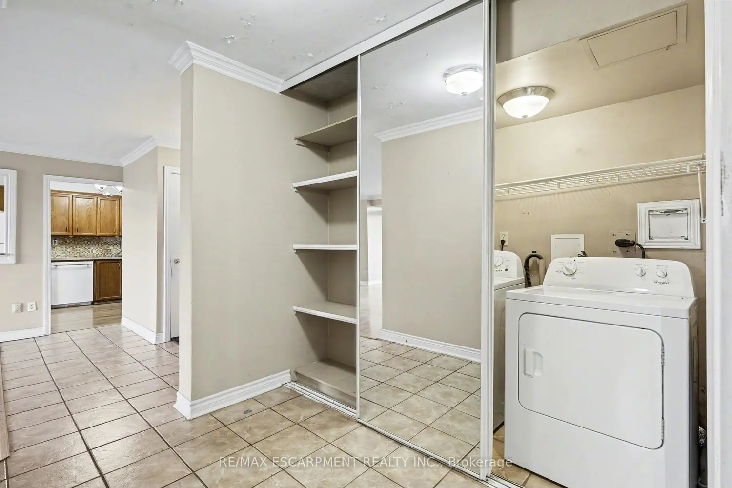 Additional image 5 of 500 Green Road 218