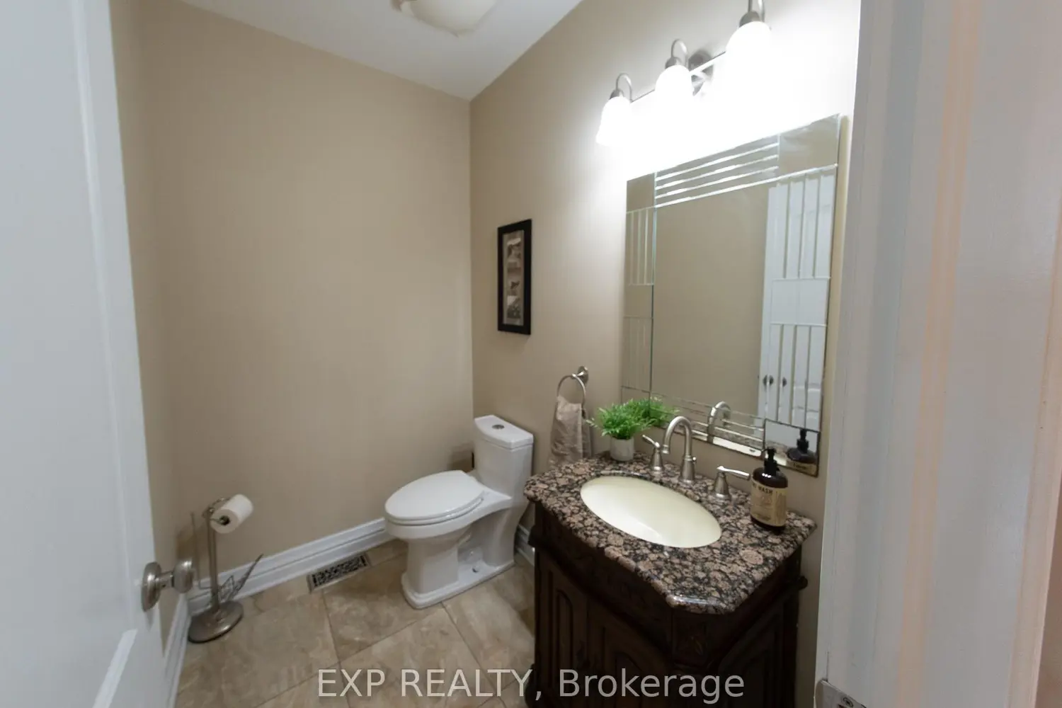 2754 Eagleson Road photo 4