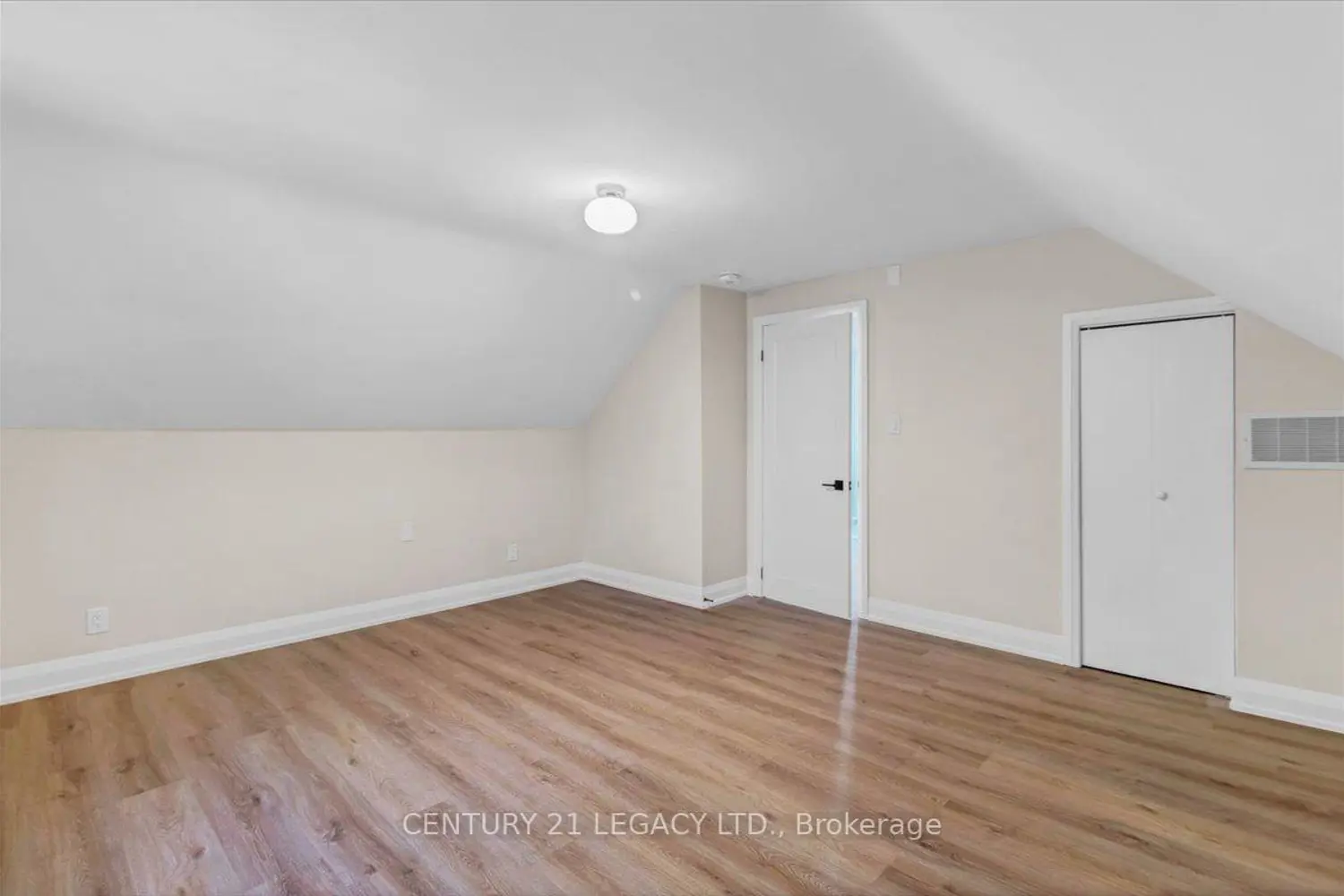 Additional image 13 of 2027 Churchill Avenue