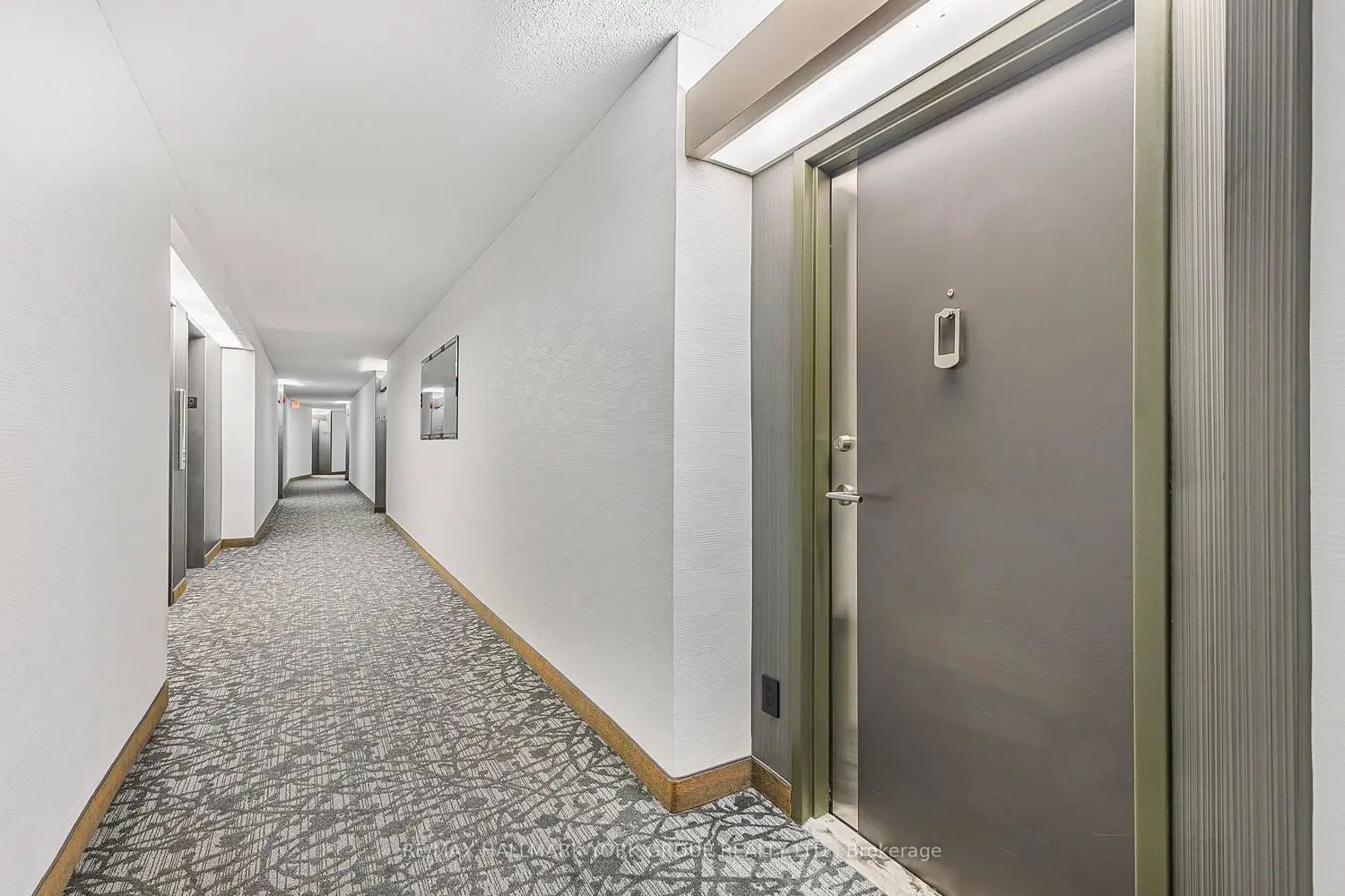 Additional image 8 of 7811 Yonge Street 1007