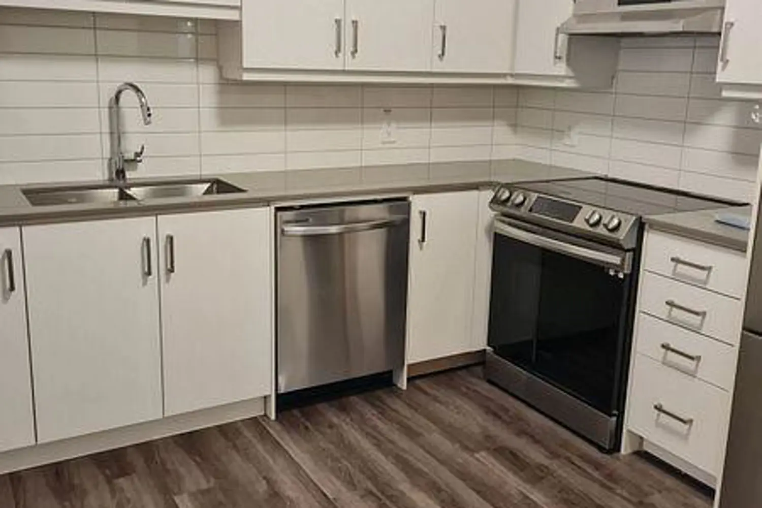 Additional image 4 of 11 Honeycrisp Crescent 23