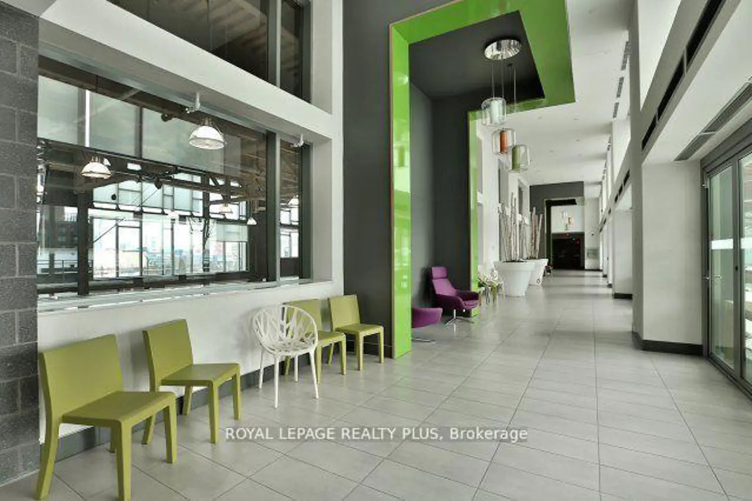 Additional image 16 of 360 Square One Drive 812