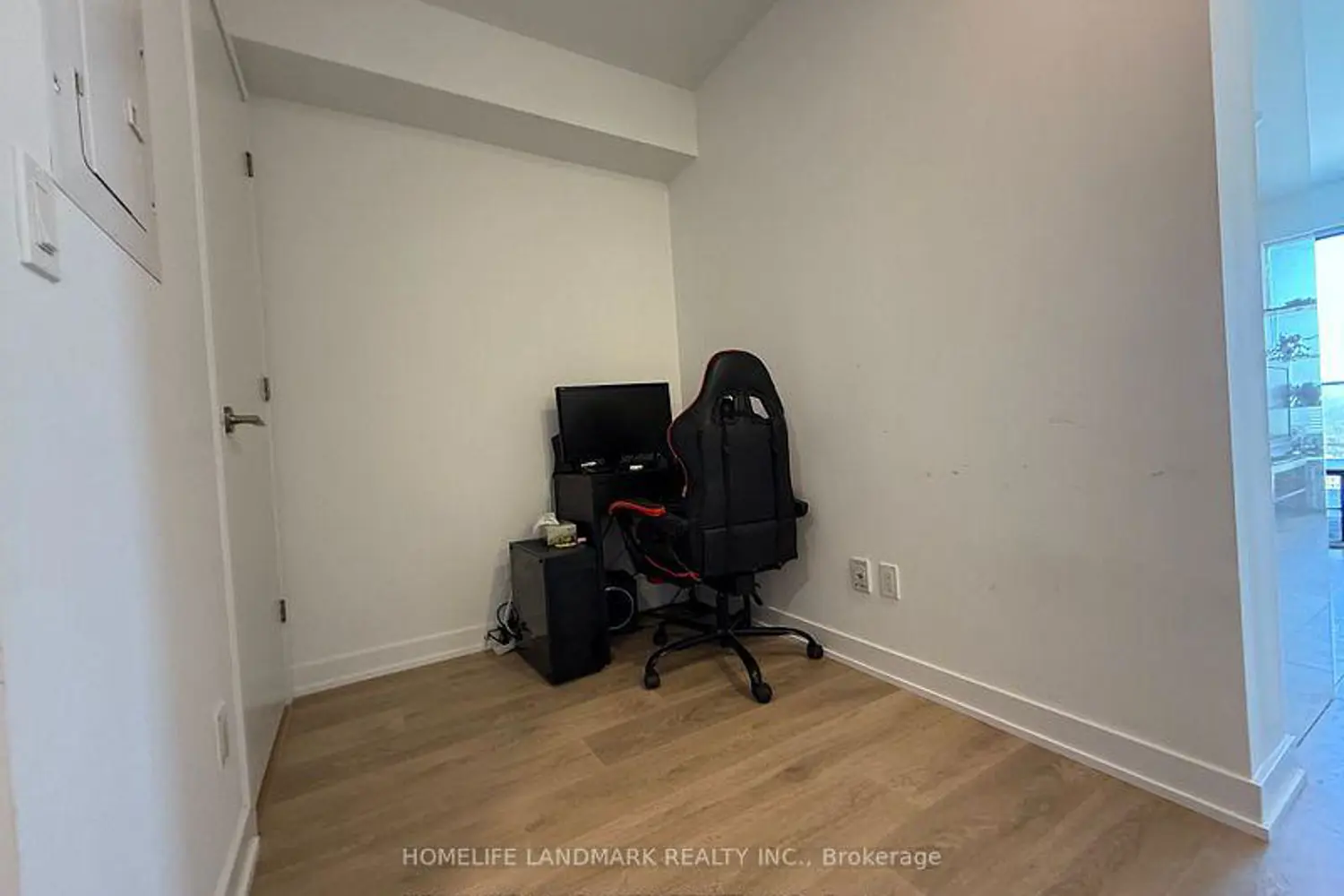 Additional image 3 of 501 Yonge Street 2208