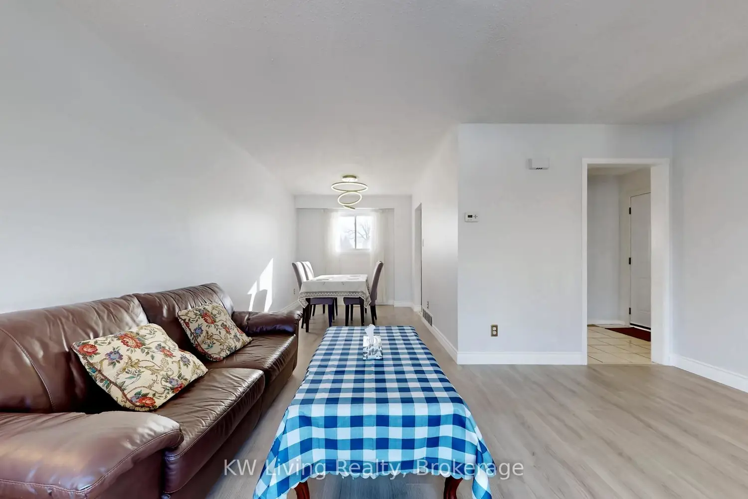 Additional image 10 of 944 Blairholm Avenue