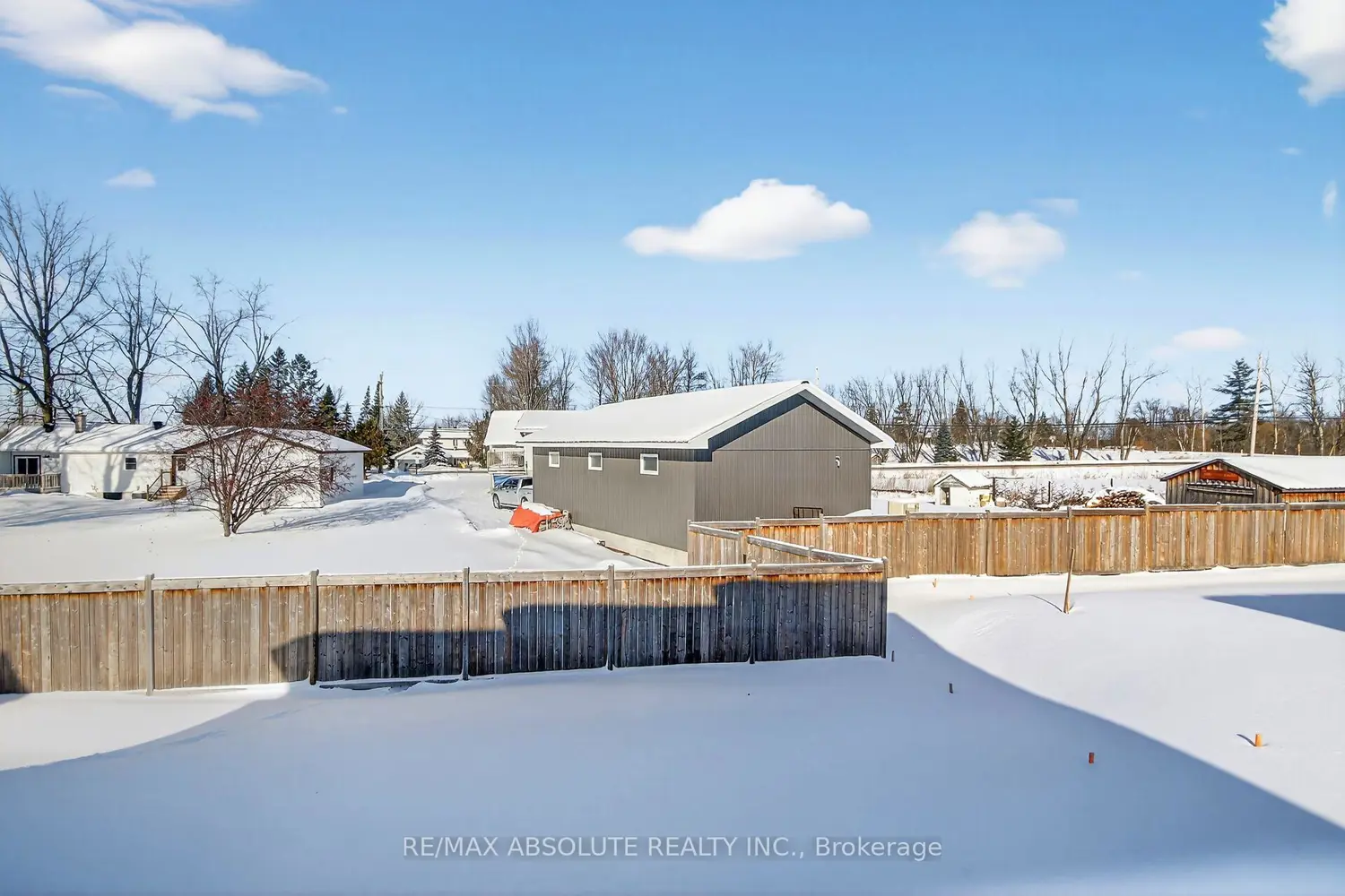 Additional image 19 of 654 Fisher Street