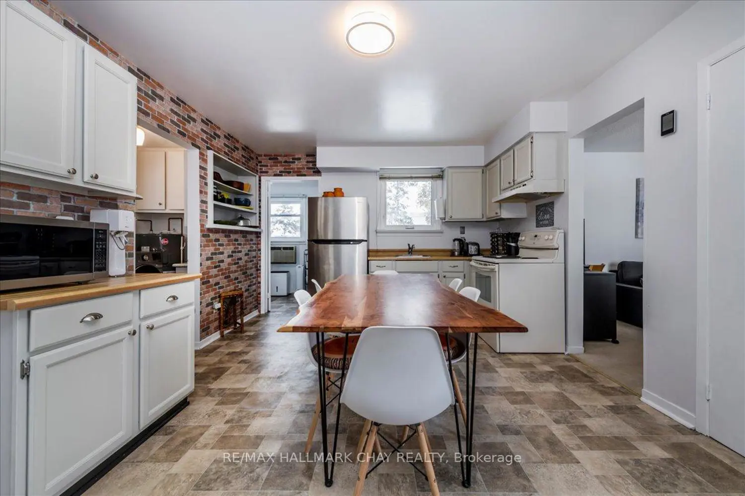 Additional image 4 of 2422 25Th Side Road