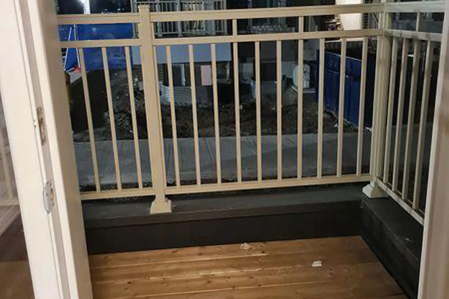 Additional image 2 of 11 Honeycrisp Crescent 23