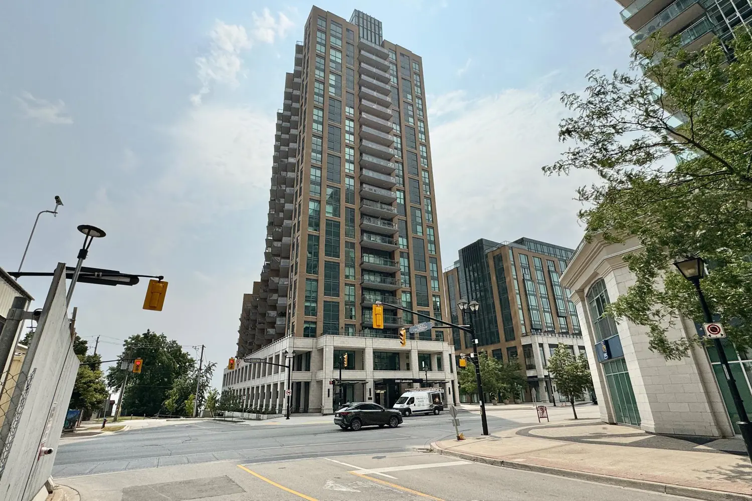 Additional image 2 of 2060 Lakeshore Road 405