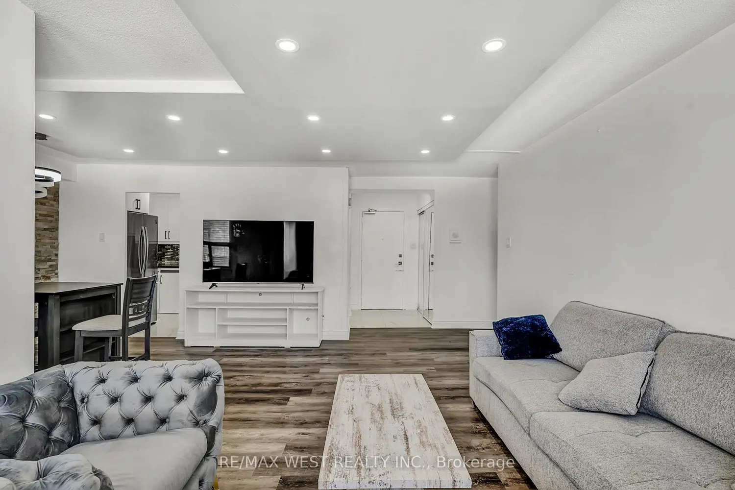 Additional image 9 of 2825 Islington Avenue