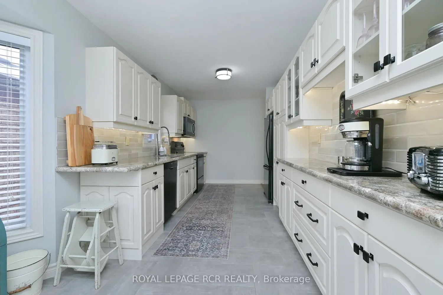 196 Riverview Road photo 4