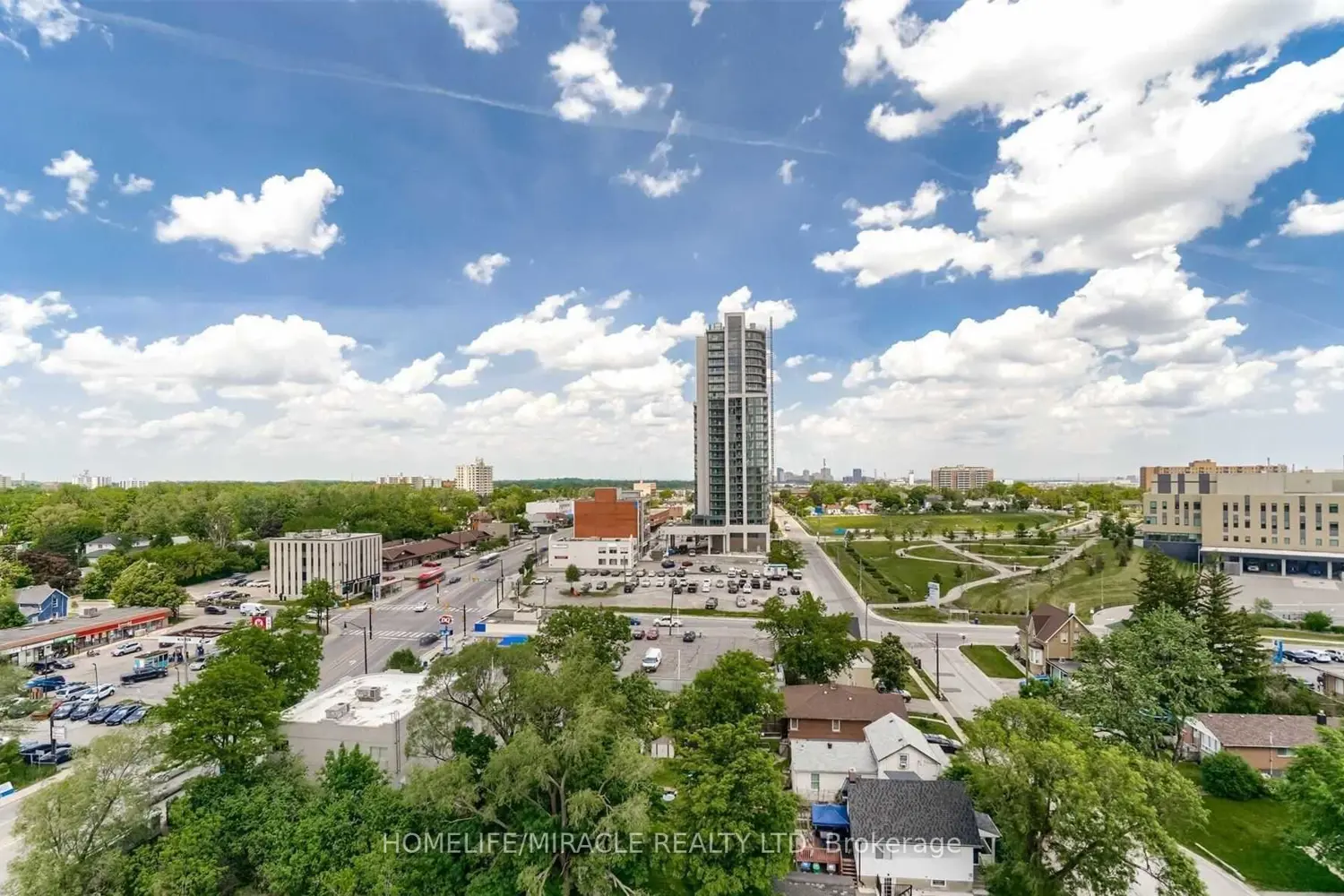 Additional image 12 of 100 John Street 1002