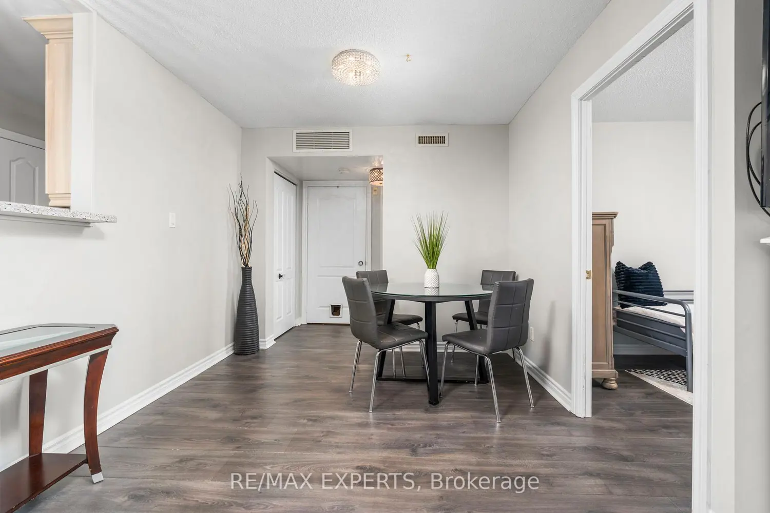 Additional image 10 of 10 Dayspring Circle 406