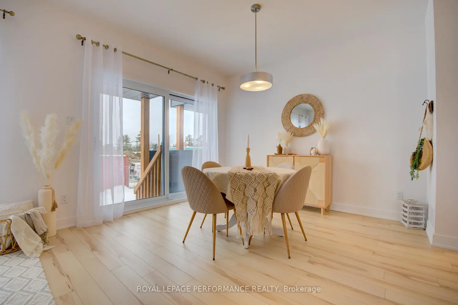 Additional image 10 of 2400 Gray Crescent