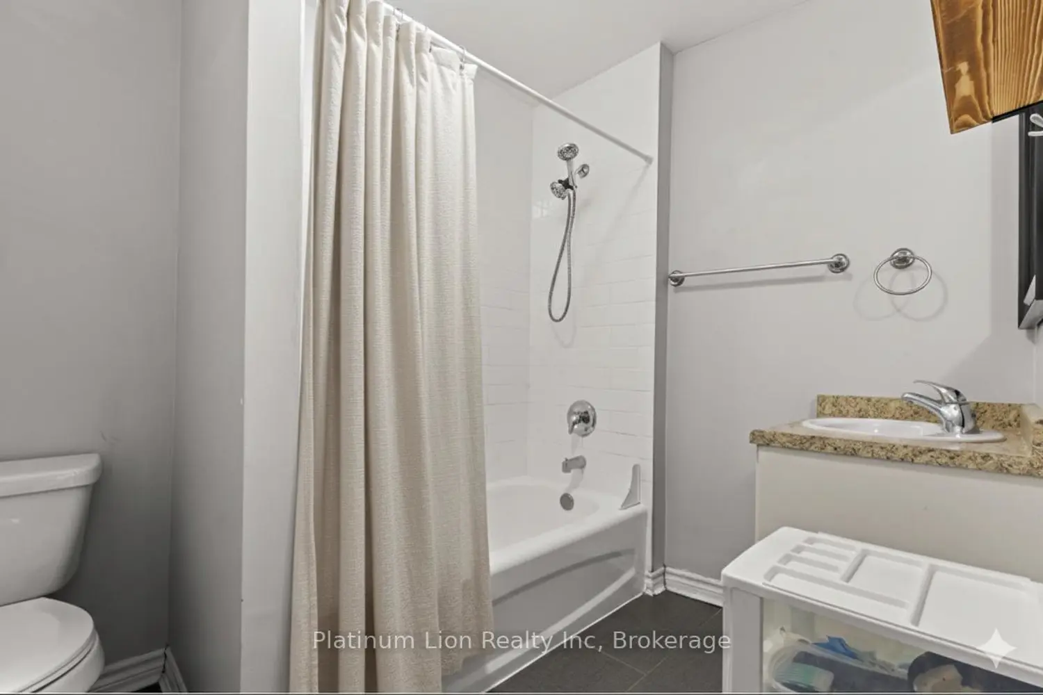 Additional image 19 of 80 King William Street 212