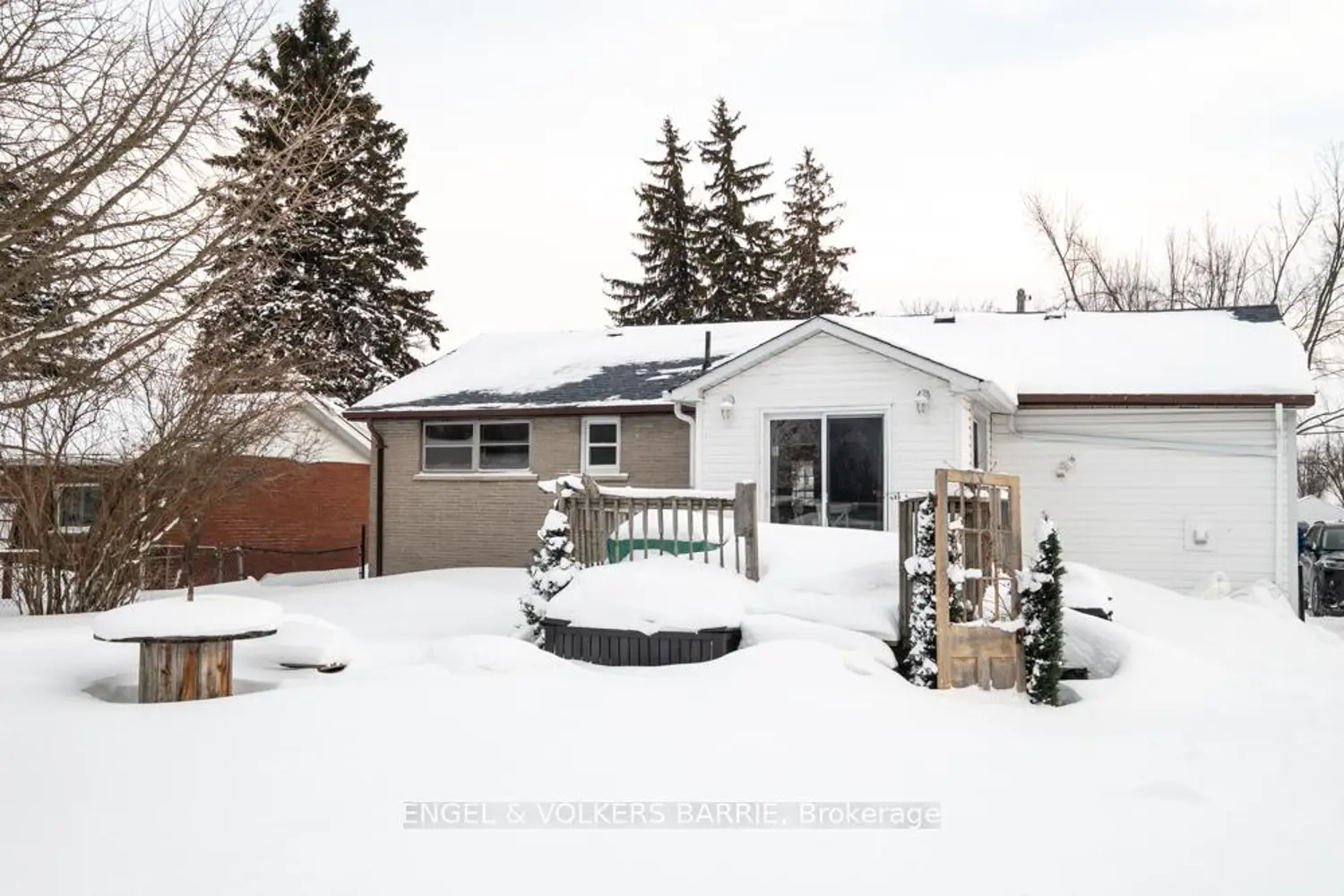 Additional image 19 of 1990 Victoria Street