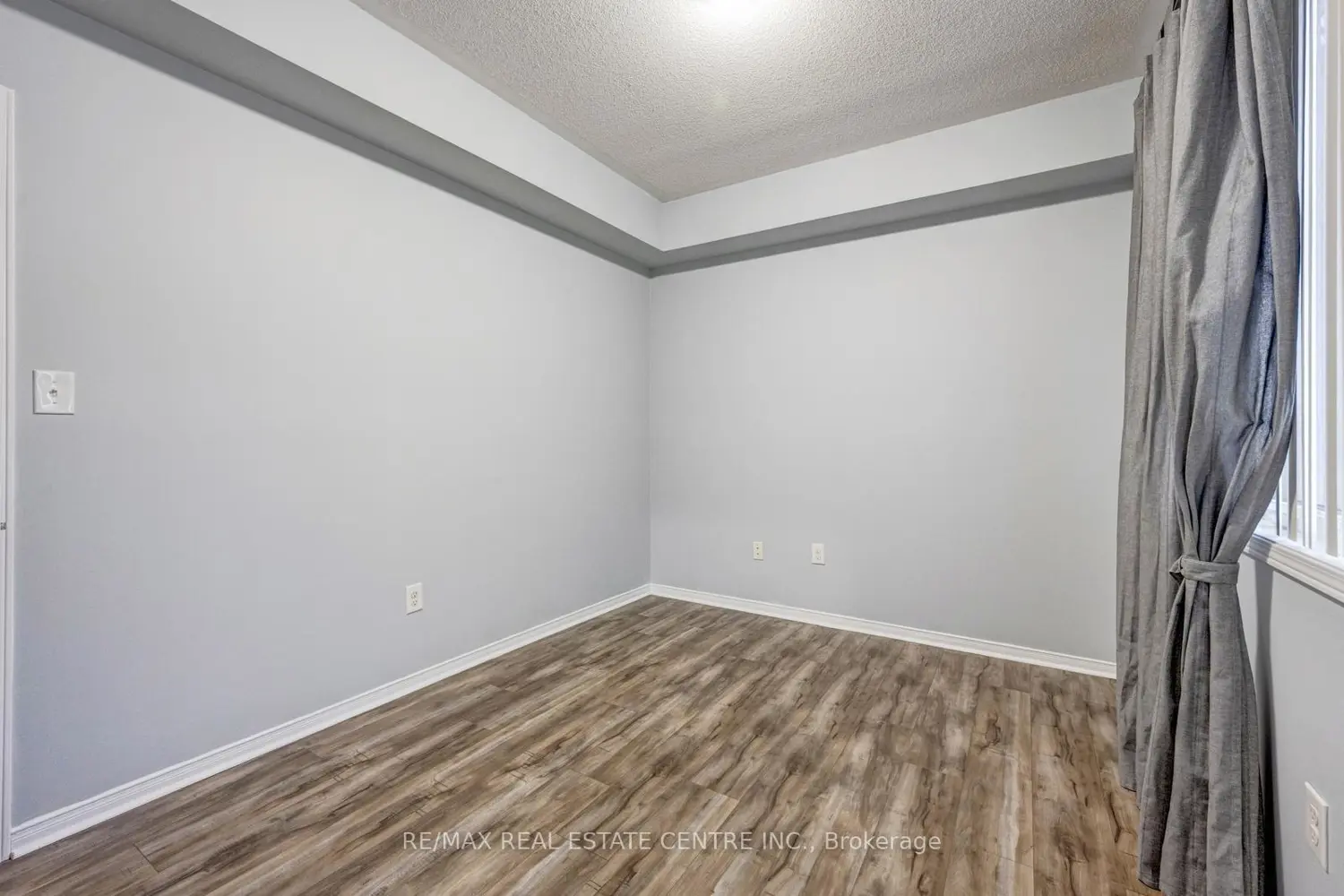 Additional image 16 of 3055 Thomas Street 306