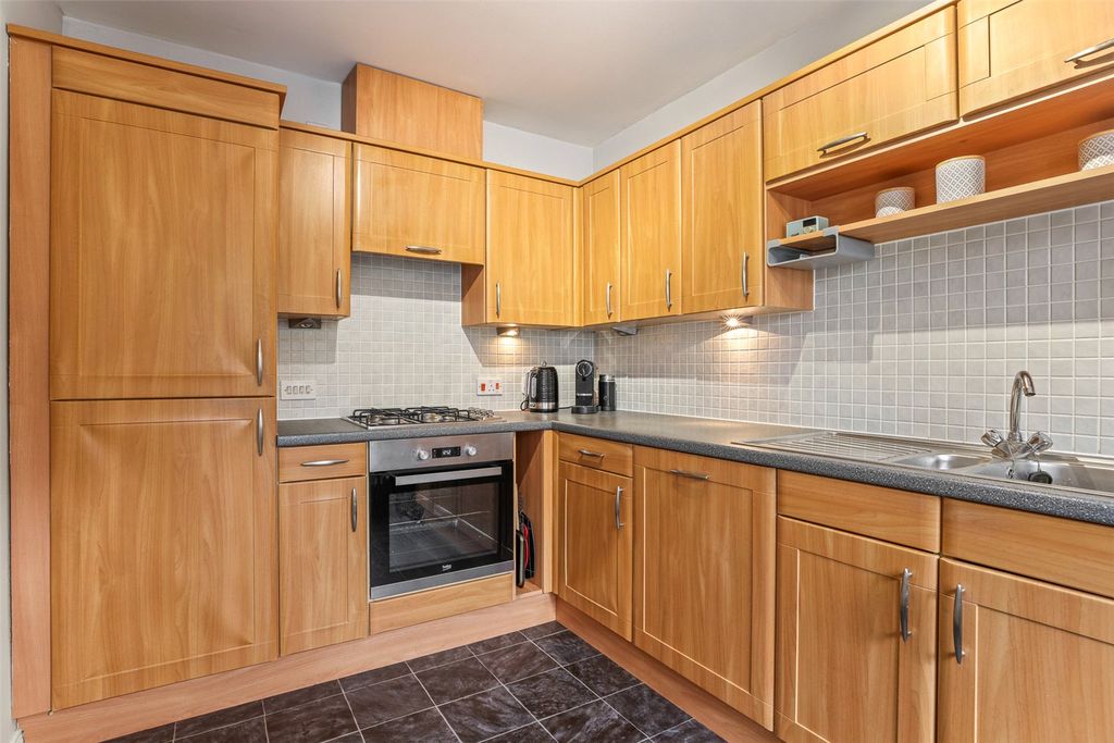 Additional image 3 of 2 bed flat for saleRoss Avenue, Perth, Perth And Kinross PH1