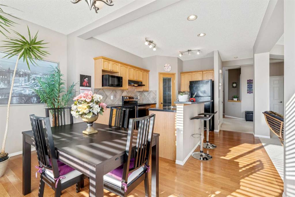 Additional image 3 of 57 Royal Elm Mews NW, Calgary, AB, T3G 5P6