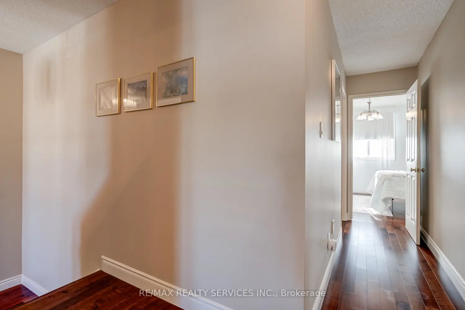 Additional image 12 of 15 Claudette Gate