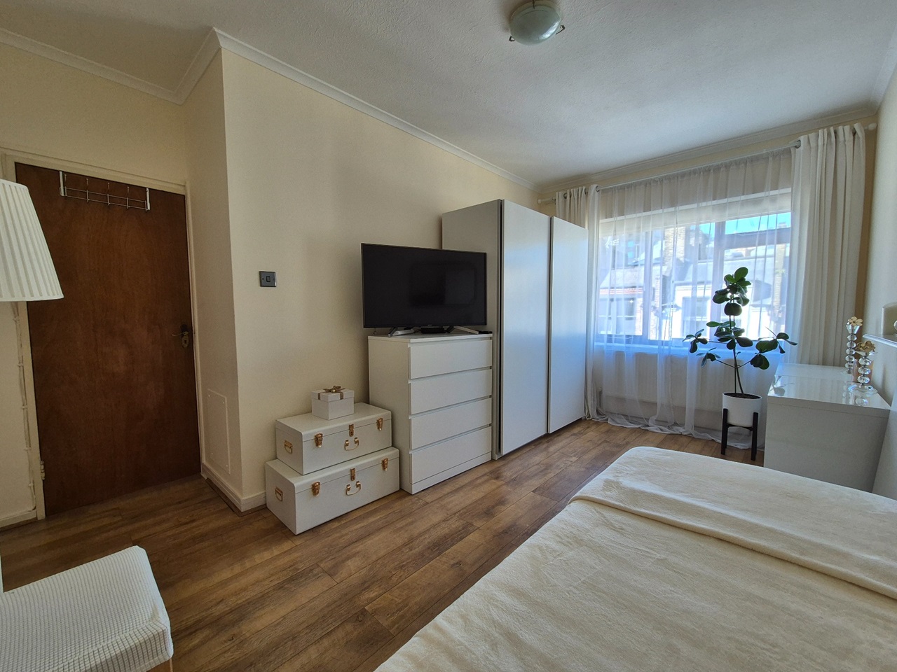 Additional image 3 of 2 Bed Flat, Wentworth Dwellings, E1, N1 7GU