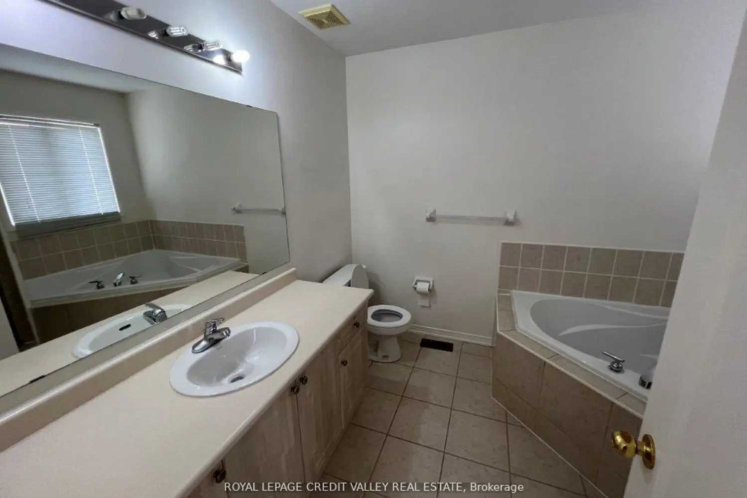 Additional image 11 of 44 Australia Drive