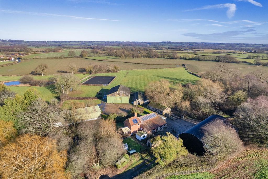 3 bed farm for saleLittle Southernden Farm, Headcorn, Ashford, Kent TN27